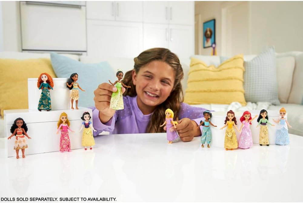 Disney Princesses Bella 4-Inch Mini Doll