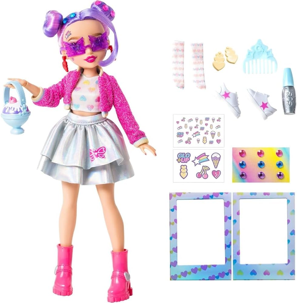 Far Out Toys Glo-Up Girls Sadie jewelry and accessories, including hair gems, face stickers, and dazzling fashion adornments.