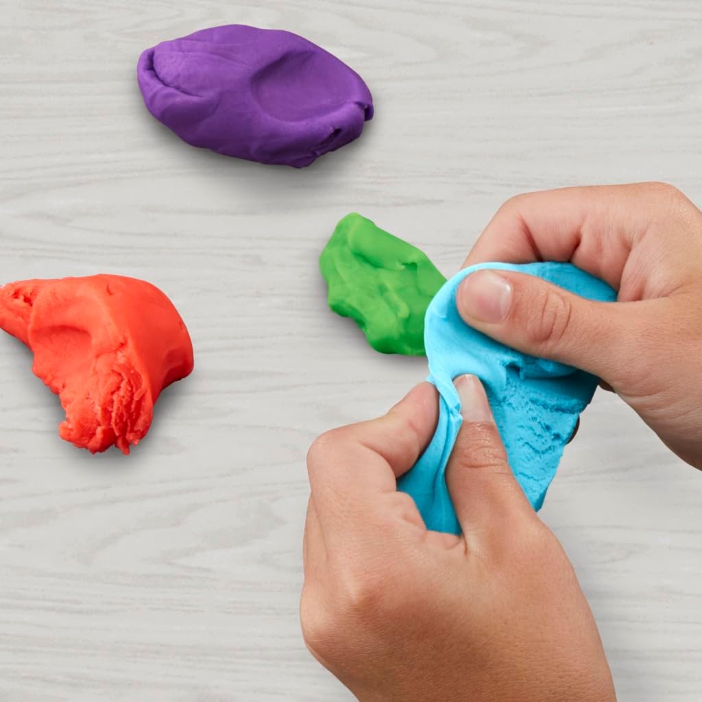 Yellow Play-Doh single can dough by Hasbro, 113g container of modeling clay with a bright yellow color and easy-to-open lid.