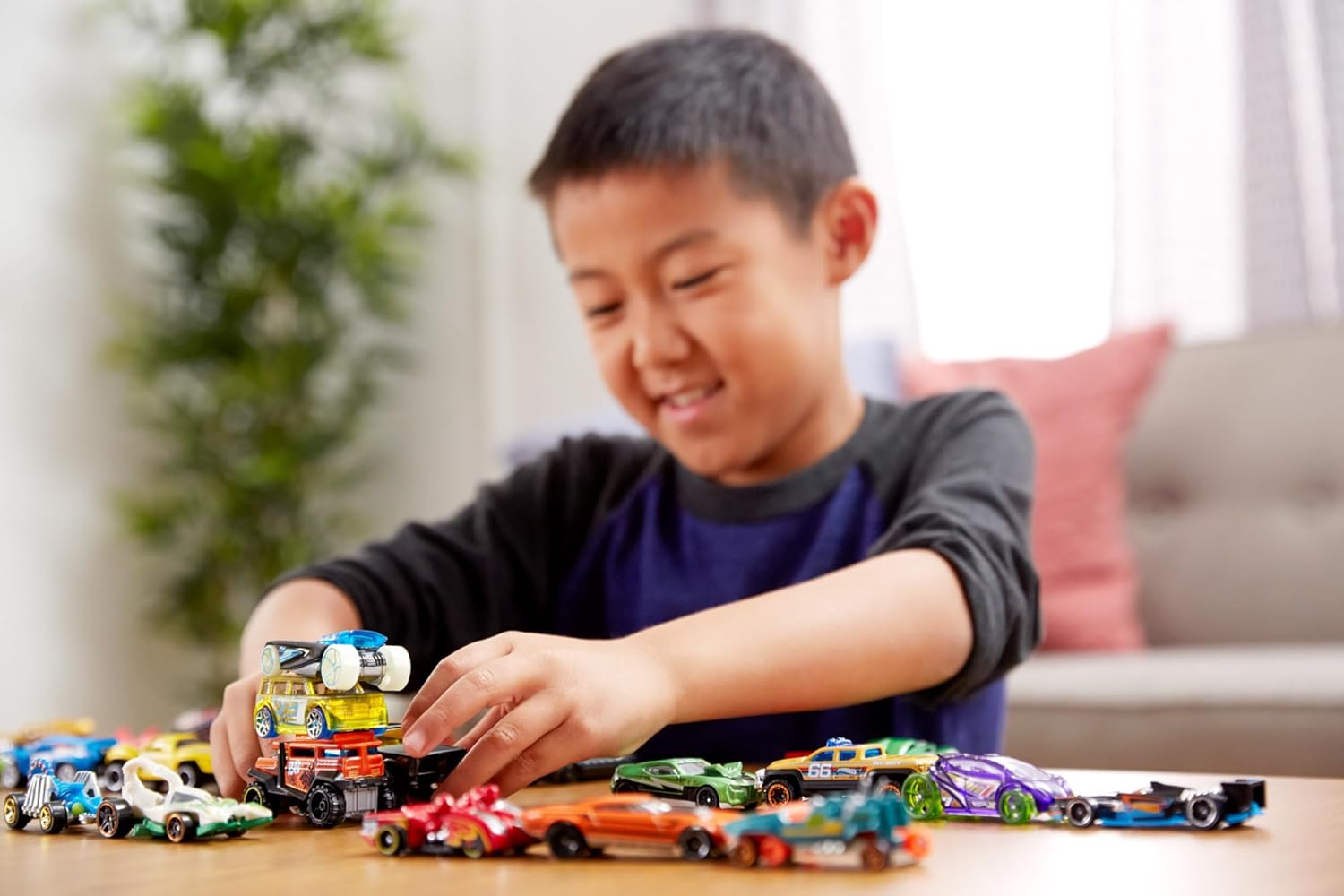 Hot Wheels, Set of 8 Basic 1:64 Scale Secondary image