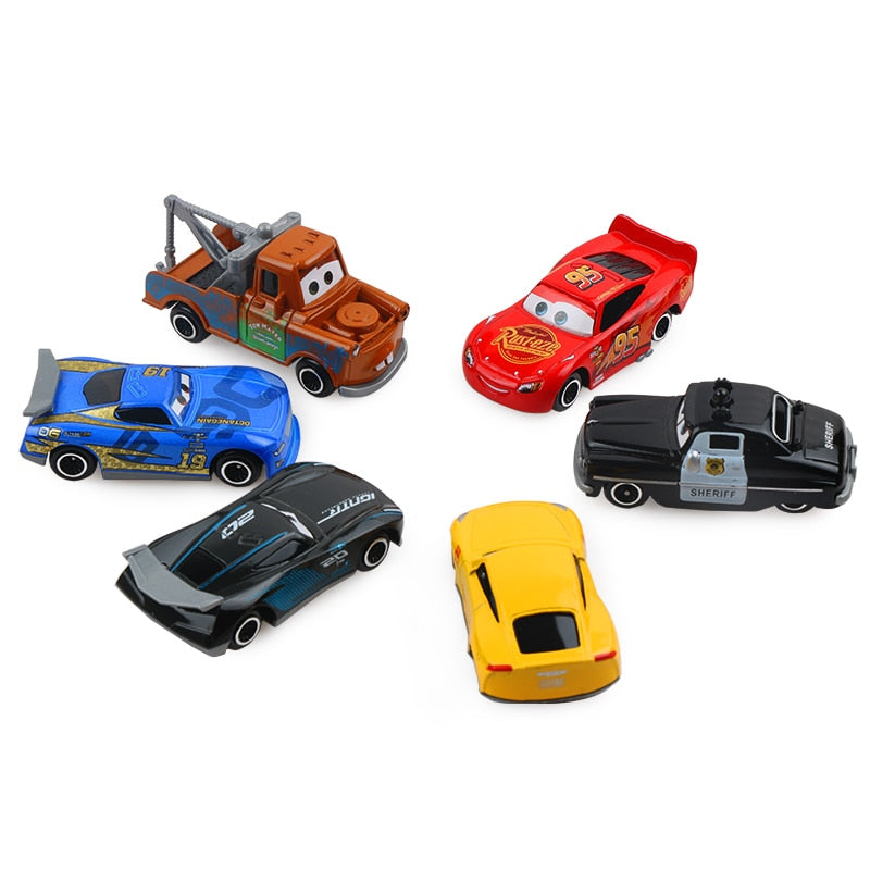 Seven-piece Disney Pixar Cars 3 toy set featuring Lightning McQueen and friends from the McQueen 7PCS set.